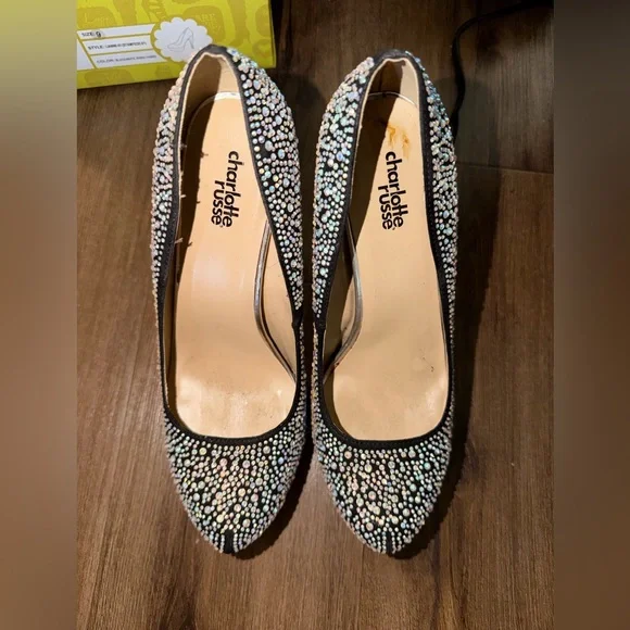 Bedazzled Pump - Picture 8 of 8